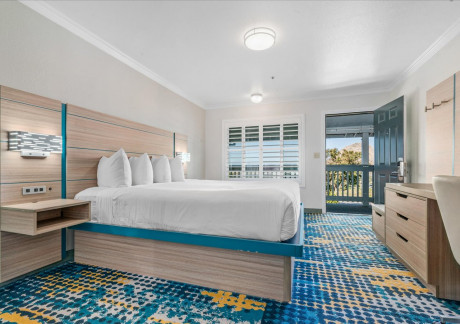Pacific Shores Inn - King Bed Oceanview