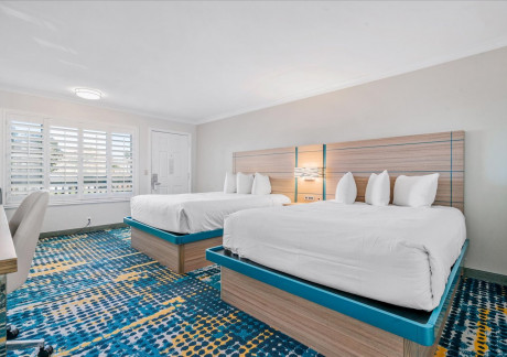 Pacific Shores Inn - Two Queen Beds